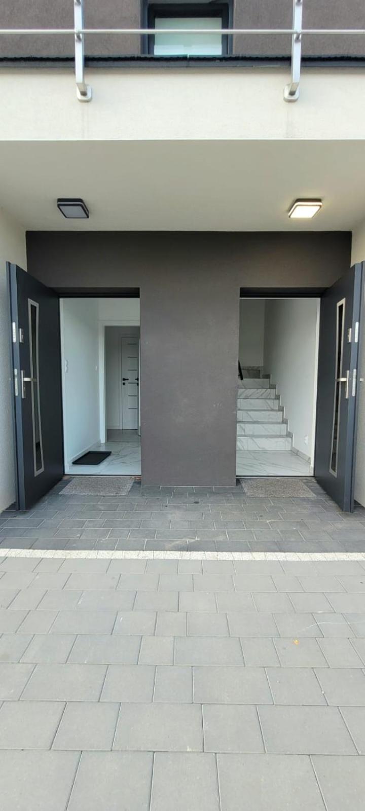 Bast 17 Dom Duzy Parking , Mandoria , Ptak , 2 Sypialnie Lub 1 Sypialnia, Taras , Autostrada A1, Kalinowskiego 17E Wifi Lodz  Exterior photo